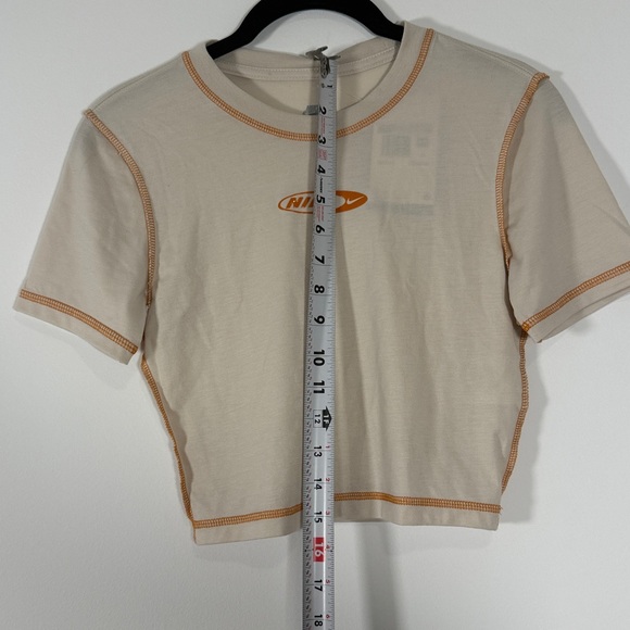 NWT Nike Chill 90s Threads logo crop t-shirt - Picture 9 of 11